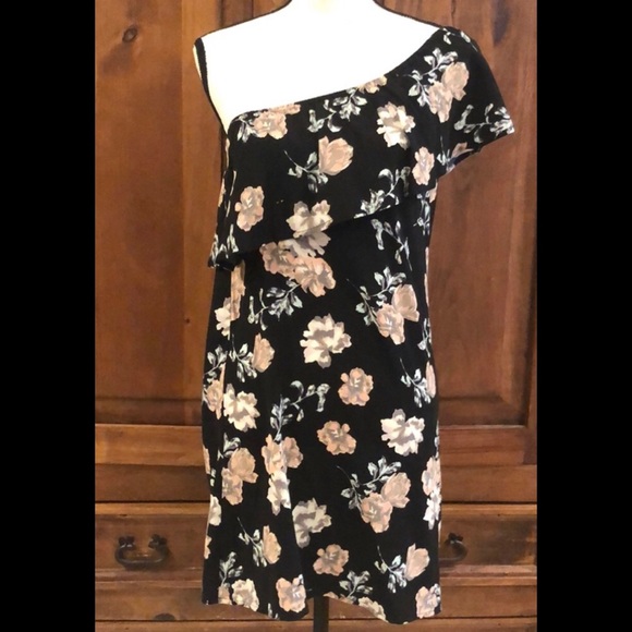 NEW Love Fire One Shoulder Floral Dress - Picture 3 of 7
